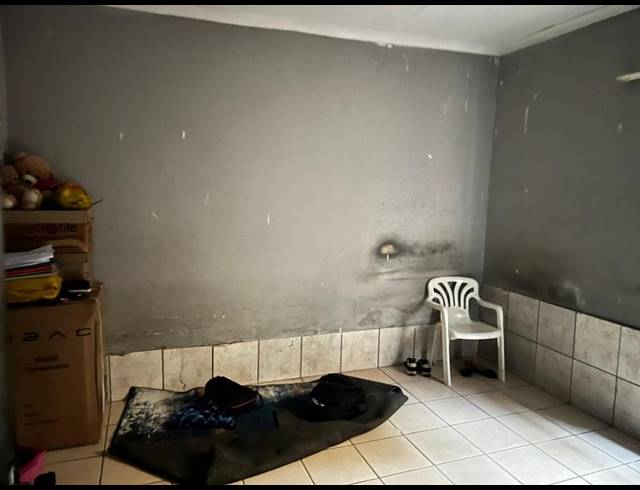 12 BEDROOM HOUSE FOR SALE IN LEACHVILLE EXT 3